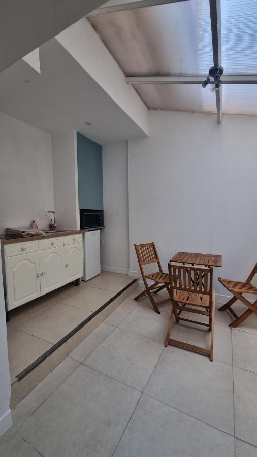 Appartement Calme Centre Ville A 80M Des Halles Нарбонн Екстер'єр фото