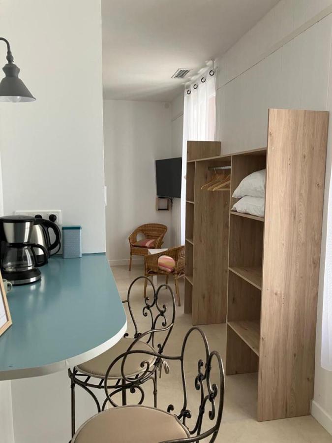 Appartement Calme Centre Ville A 80M Des Halles Нарбонн Екстер'єр фото